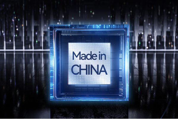 保定两款国产化壁挂式工控机对比分析